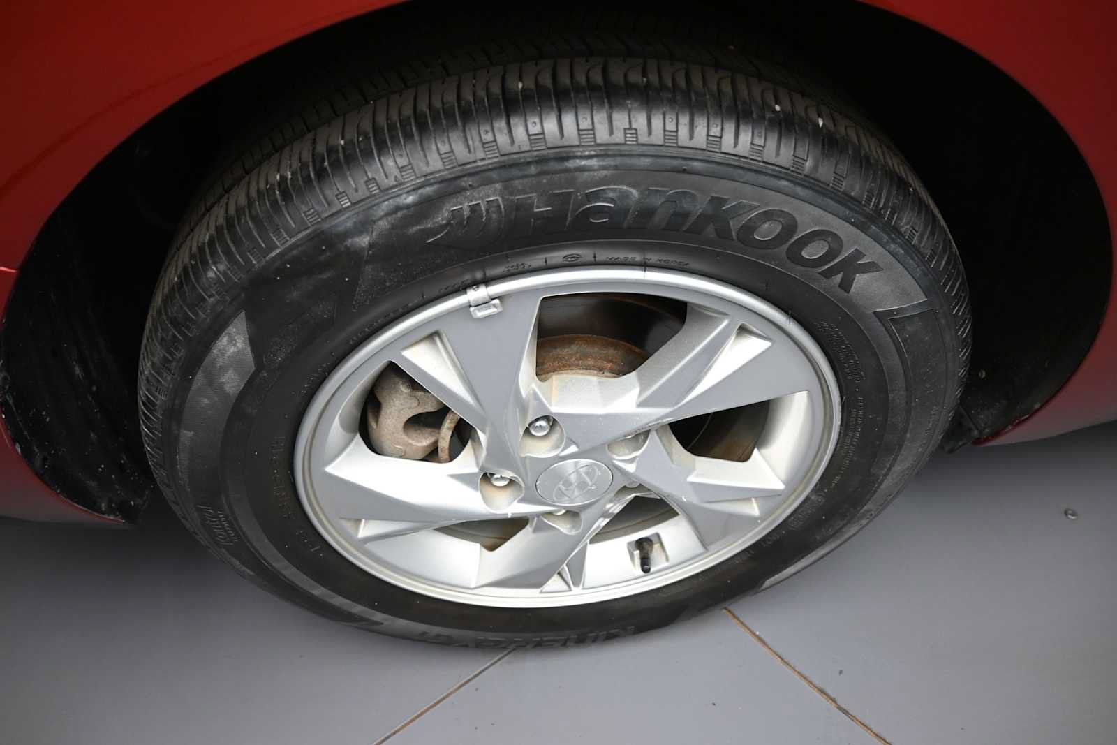 Certified 2023 Hyundai Elantra SE FWD image 13