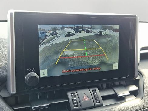 Used 2023 Toyota RAV4 XLE Premium image 19