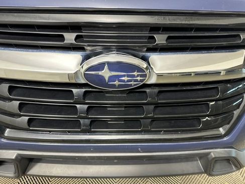 Used 2023 Subaru Ascent Premium w/ Convenience Package image 9