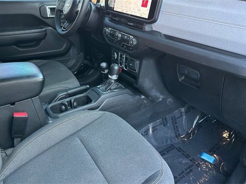 Used 2024 Jeep Wrangler Unlimited image 18