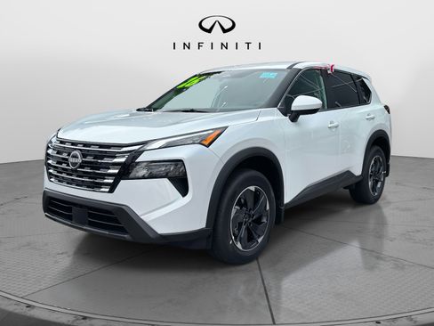 Used 2026 Nissan Rogue SV image 2