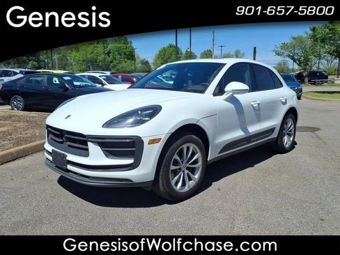 Used 2025 Porsche Macan AWD/4WD image 1