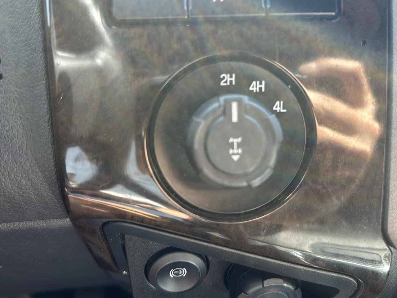 Used 2015 Ford F250 Platinum w/ Platinum Package AWD/4WD image 27