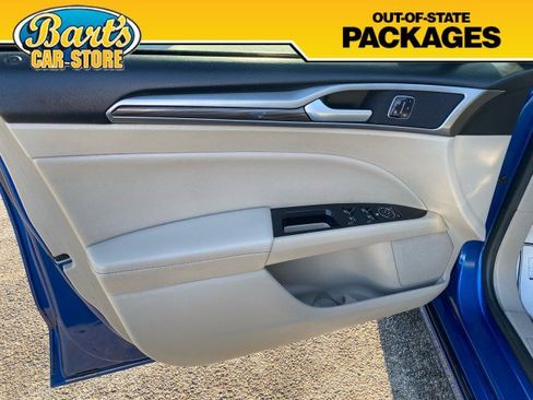 Used 2017 Ford Fusion SE w/ Fusion SE Technology Package image 23