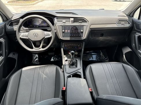 Used 2024 Volkswagen Tiguan SE FWD image 22