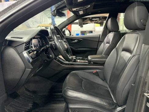 Used 2019 Audi Q8 Premium Plus w/ Premium Plus AWD/4WD image 4