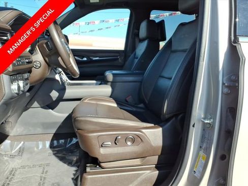 Used 2021 GMC Yukon Denali w/ Denali Premium Package image 11