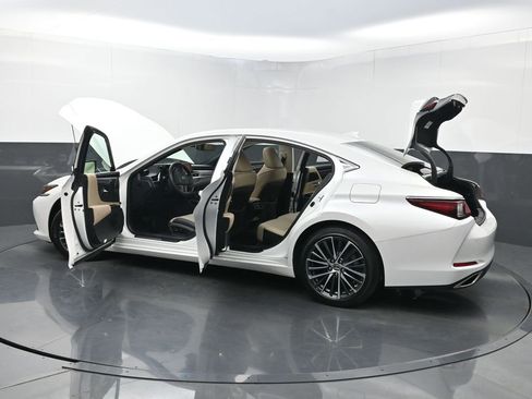 Used 2020 Lexus ES 350 Luxury w/ Accessory Package 2 image 41