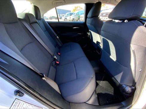 Used 2020 Toyota Corolla LE image 17