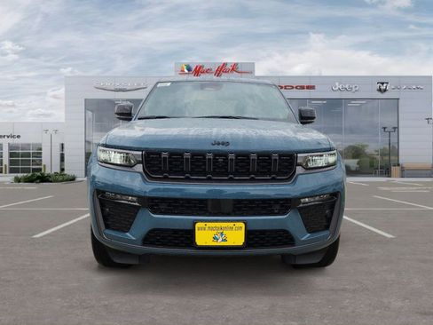 New 2026 Jeep Grand Cherokee Limited AWD/4WD image 8