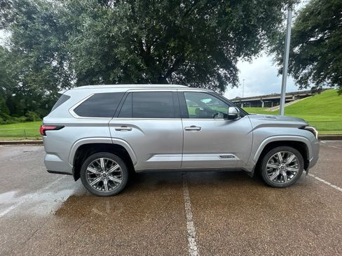 Used 2023 Toyota Sequoia Capstone AWD/4WD image 5
