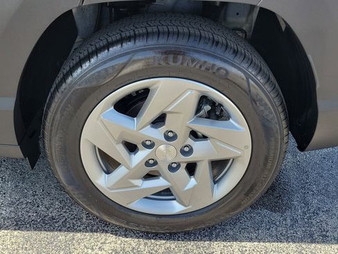 Used 2026 Hyundai Kona SE image 9