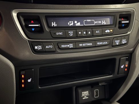 Used 2022 Honda Pilot Special Edition image 10