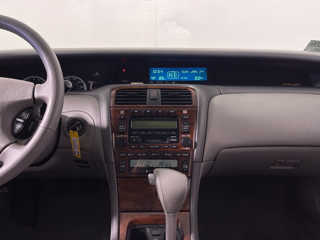 Used 2001 Toyota Avalon XLS w/ Option Pkg 6 FWD image 15
