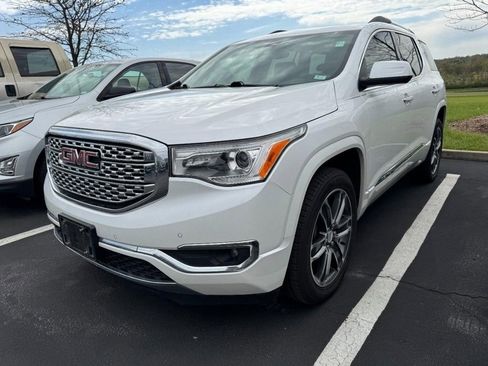 Used 2017 GMC Acadia Denali image 3