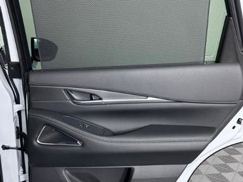 Certified 2026 INFINITI QX60 Luxe w/ Family Package image 27