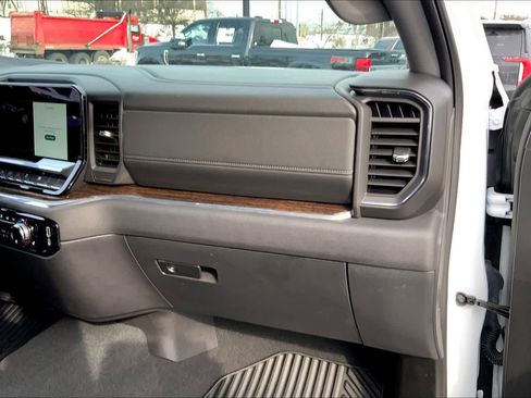 Used 2024 GMC Sierra 1500 Elevation image 18