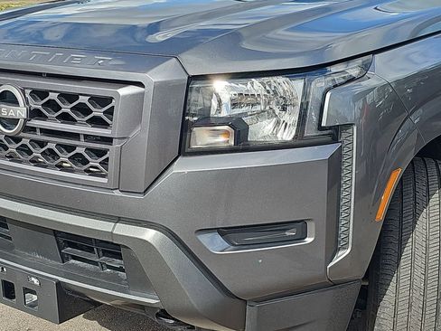 Used 2024 Nissan Frontier SV image 32