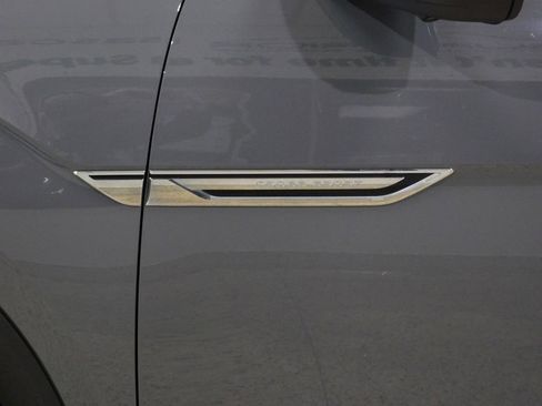 Used 2020 Volkswagen Atlas Cross Sport SEL Premium R-Line image 25