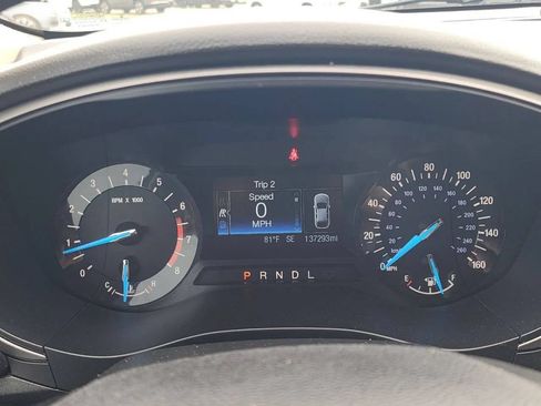 Used 2017 Ford Fusion SE FWD image 18