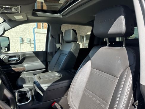 Used 2022 GMC Sierra 3500 Denali image 12