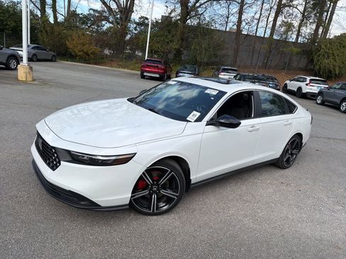 Used 2025 Honda Accord Sport image 4