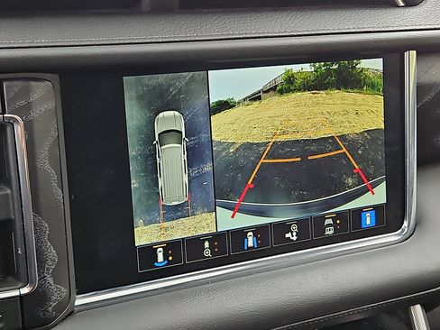 Used 2023 GMC Yukon Denali AWD/4WD image 19