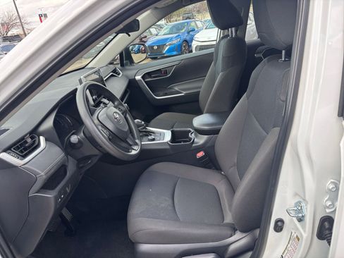 Used 2025 Toyota RAV4 LE image 25