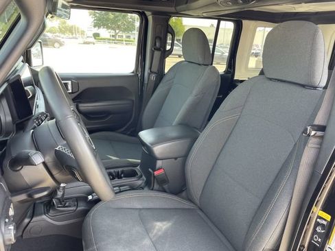Used 2025 Jeep Wrangler Unlimited Sport AWD/4WD image 25