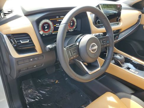 Certified 2023 Nissan Rogue Platinum w/ Platinum Premium Package AWD/4WD image 17