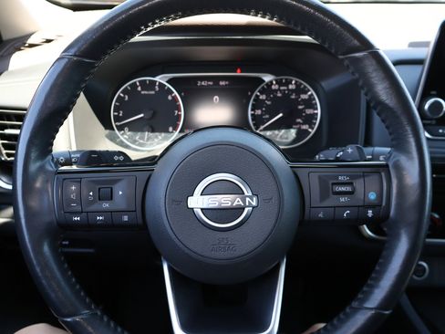 Used 2022 Nissan Rogue SV w/ SV Premium Package FWD image 13