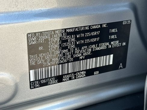 Used 2025 Toyota RAV4 XLE FWD image 28