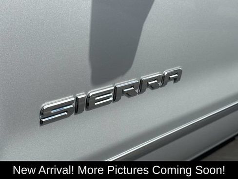 Used 2017 GMC Sierra 1500 SLT w/ SLT Premium Package AWD/4WD image 30