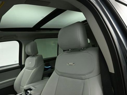 Certified 2025 Ford Expedition Platinum w/ Driver's Package AWD/4WD image 10