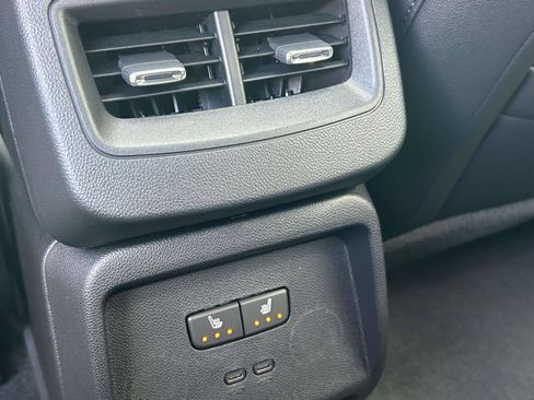 New 2026 Chevrolet Equinox EV LT image 16