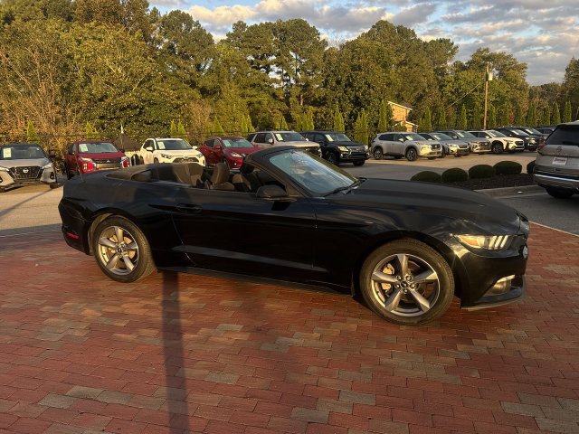 Used 2017 Ford Mustang Convertible w/ Equipment Group 051A RWD image 20