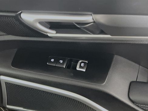 Used 2022 Kia Telluride S AWD/4WD image 32