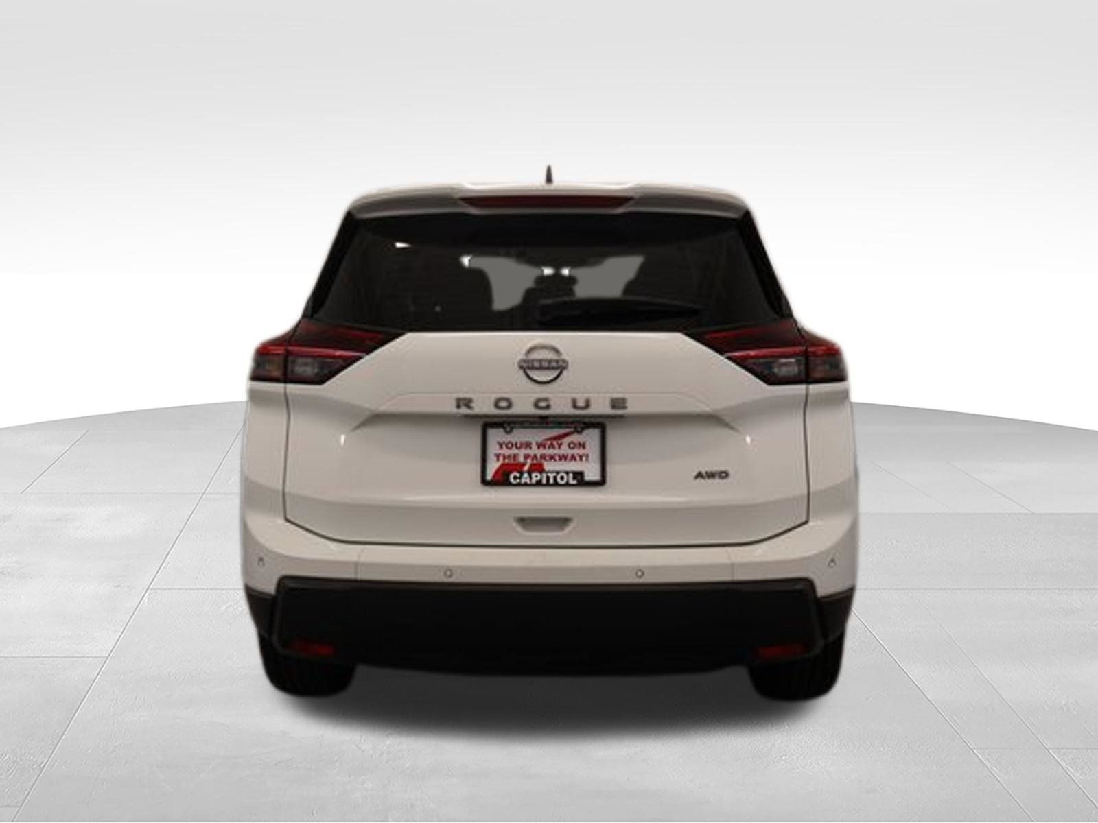 Used 2024 Nissan Rogue S AWD/4WD image 4