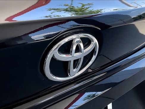 Used 2024 Toyota Corolla LE FWD image 31