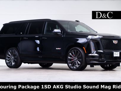 Used 2025 Cadillac Escalade ESV V