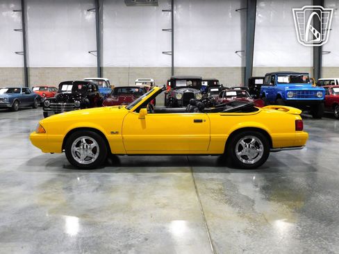 Used 1993 Ford Mustang LX image 16