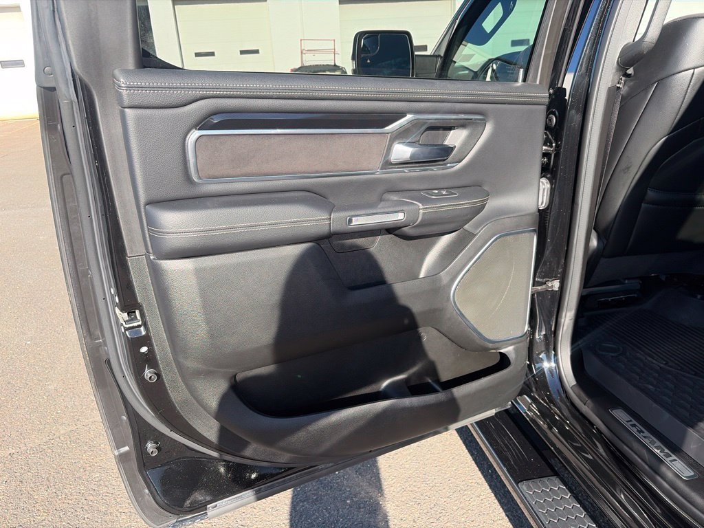 Used 2022 RAM 1500 Laramie AWD/4WD image 13