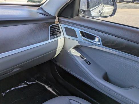Used 2015 Hyundai Genesis 3.8 w/ Option Group 04 image 17