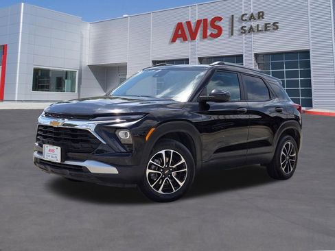 Used 2025 Chevrolet TrailBlazer LT image 1