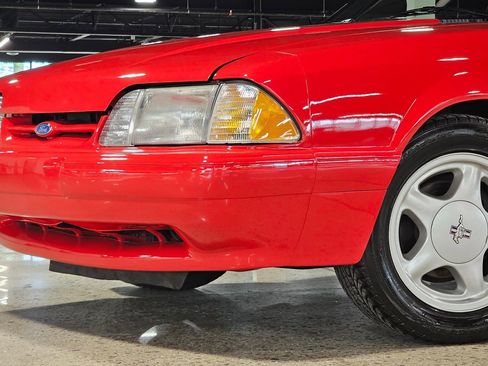 Used 1988 Ford Mustang LX image 3