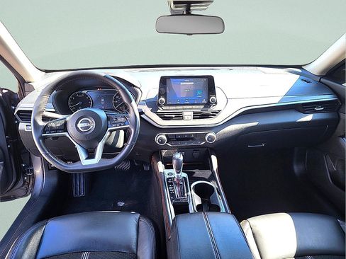 Used 2024 Nissan Altima 2.5 SR FWD image 15
