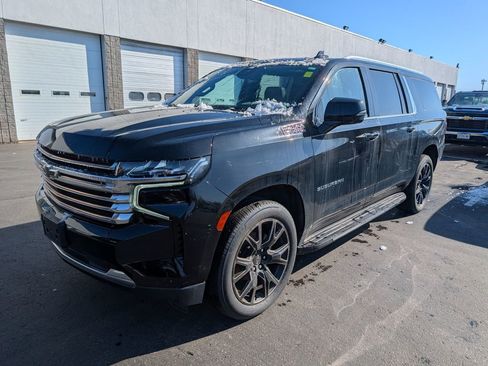 Used 2023 Chevrolet Suburban High Country AWD/4WD image 2