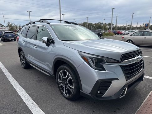 Used 2023 Subaru Ascent Touring image 3
