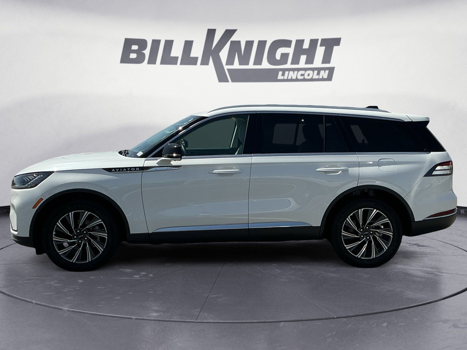 New 2026 Lincoln Aviator AWD image 3