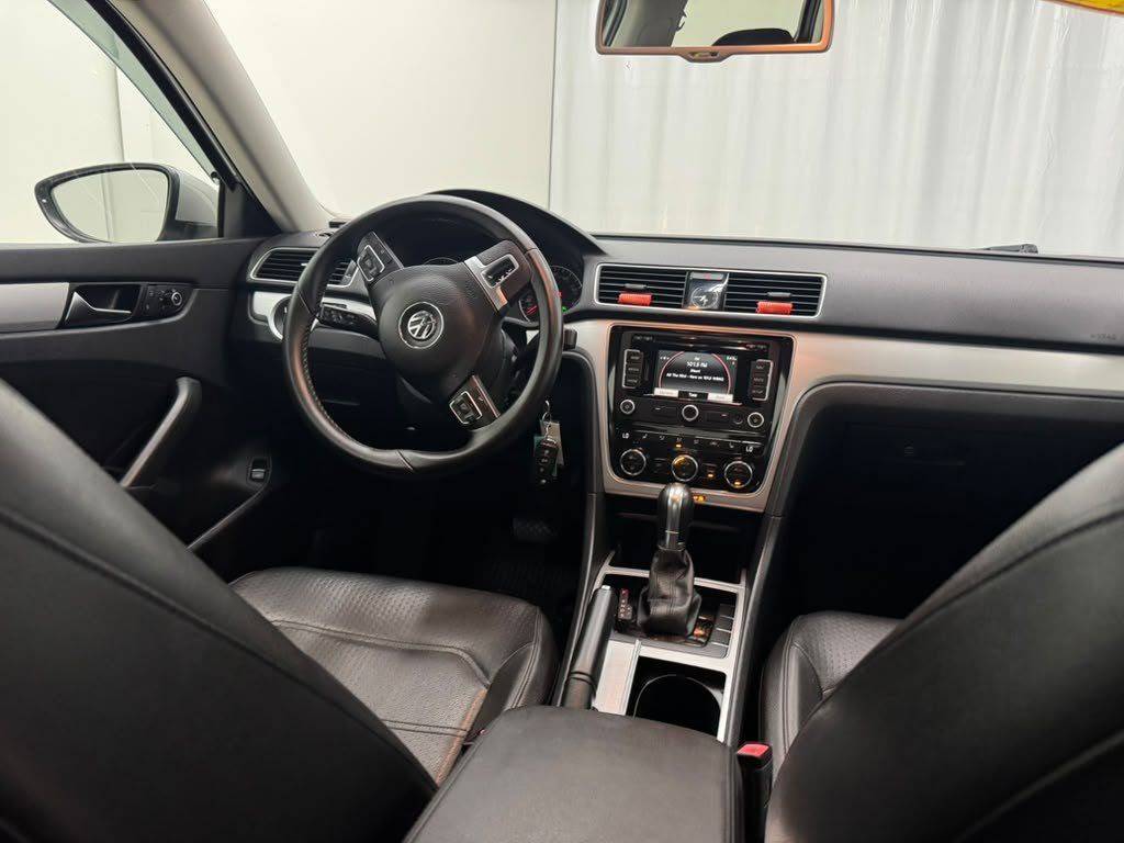Used 2012 Volkswagen Passat 2.5 SE FWD image 19